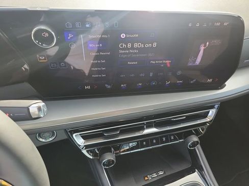 New 2026 Chevrolet Traverse LT w/ Enhanced Driving Package image 28