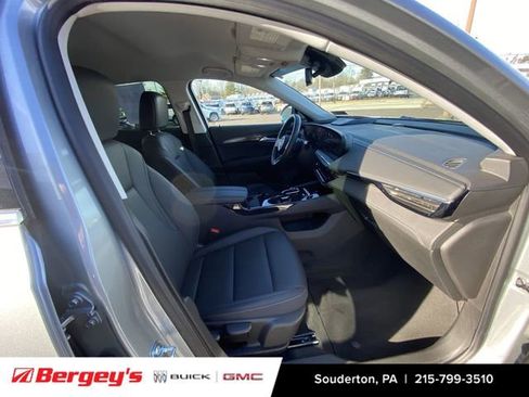 Certified 2025 Buick Envision Preferred image 31