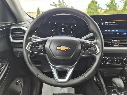 Used 2024 Chevrolet TrailBlazer LT w/ Convenience Package FWD image 19