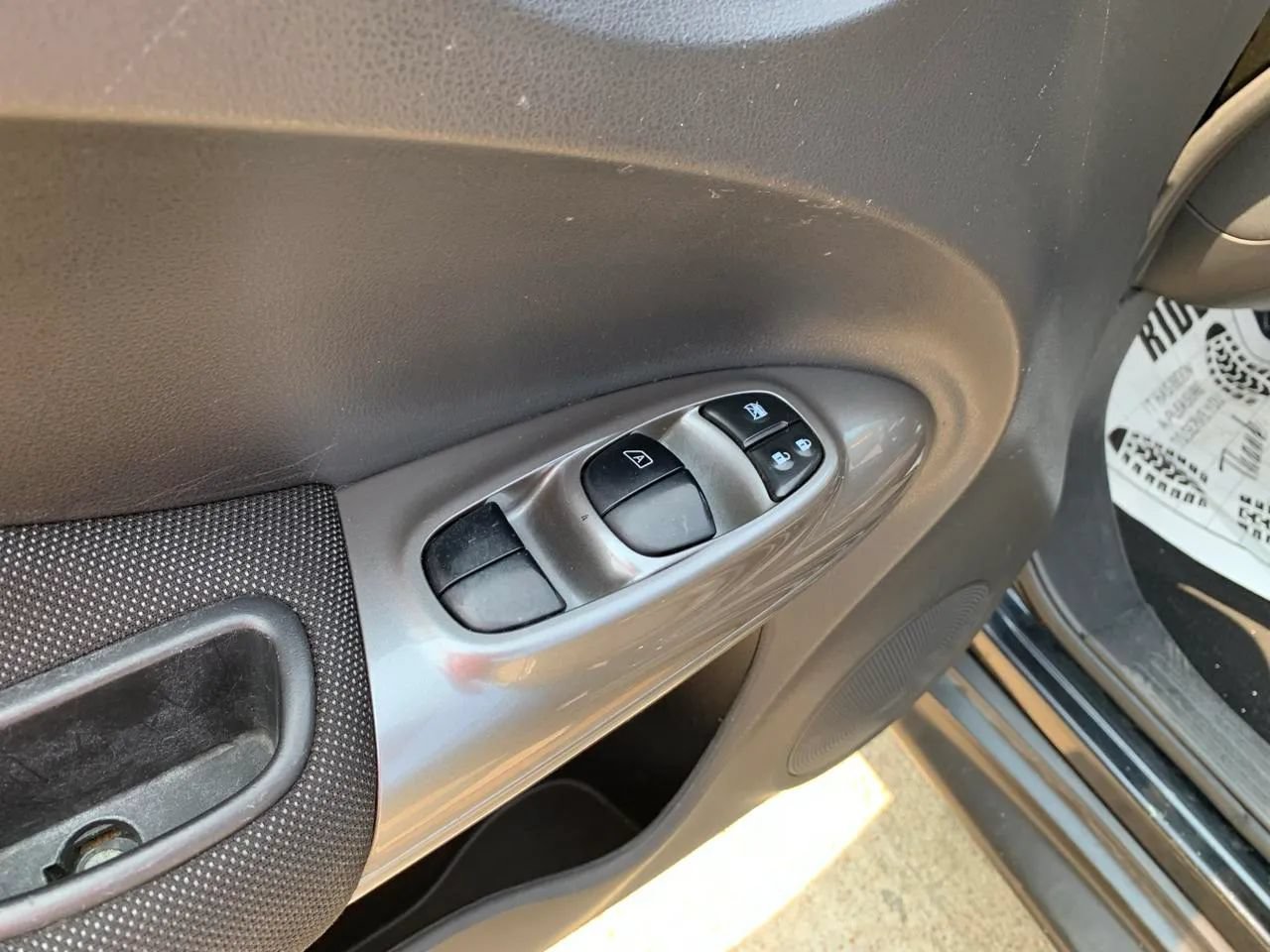 Used 2012 Nissan Juke SV FWD image 17