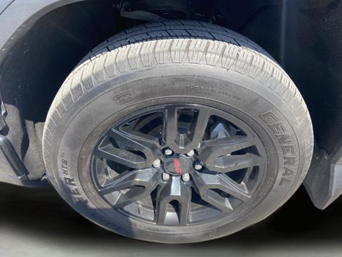 Used 2024 GMC Sierra 1500 Elevation image 11