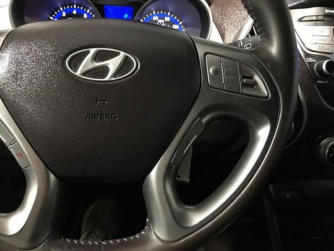 Used 2011 Hyundai Tucson GLS image 25