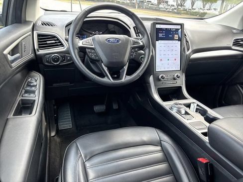 Used 2024 Ford Edge SEL AWD/4WD image 16