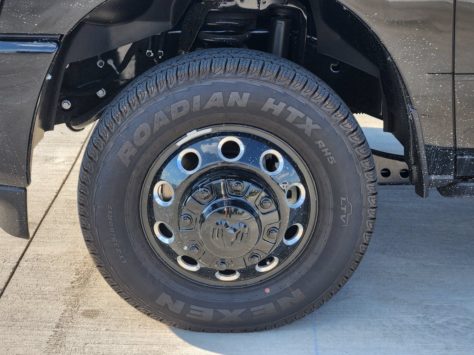 New 2026 RAM 3500 Laramie AWD/4WD image 11