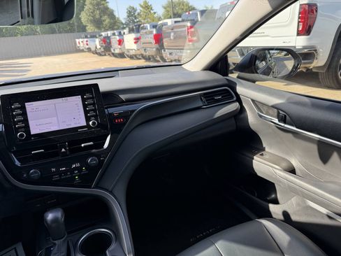 Used 2022 Toyota Camry SE FWD image 20