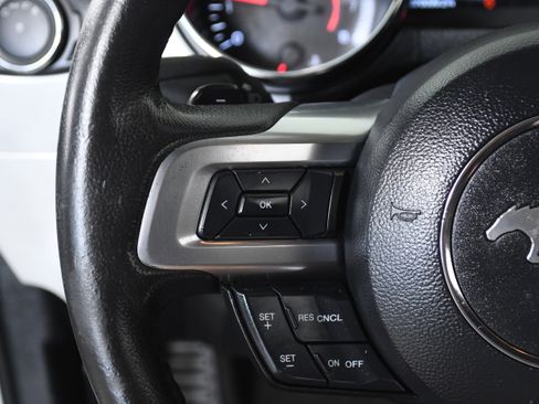 Used 2016 Ford Mustang Premium image 11