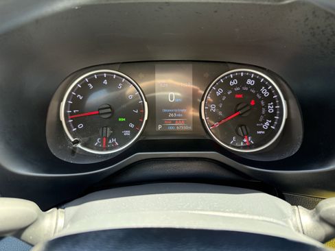 Used 2020 Toyota RAV4 LE FWD image 24