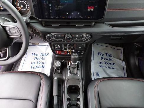 Used 2026 Jeep Wrangler Unlimited Rubicon image 11