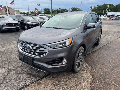 Used 2022 Ford Edge Titanium w/ Equipment Group 301A AWD/4WD image 3
