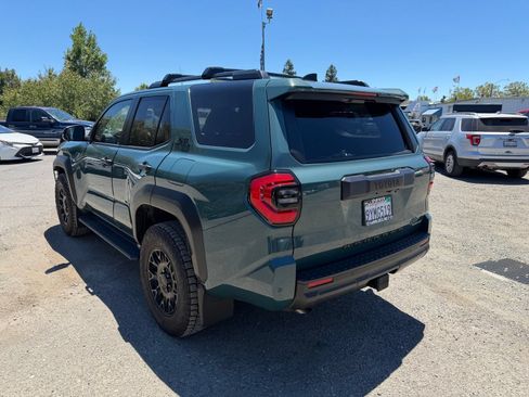 Used 2026 Toyota 4Runner TRD Off-Road Premium AWD/4WD image 3