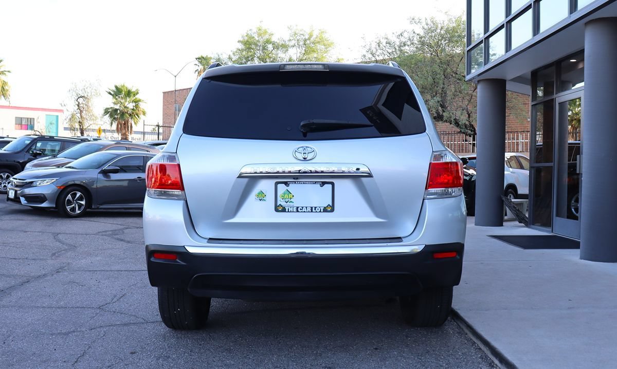 Used 2013 Toyota Highlander Plus FWD image 11
