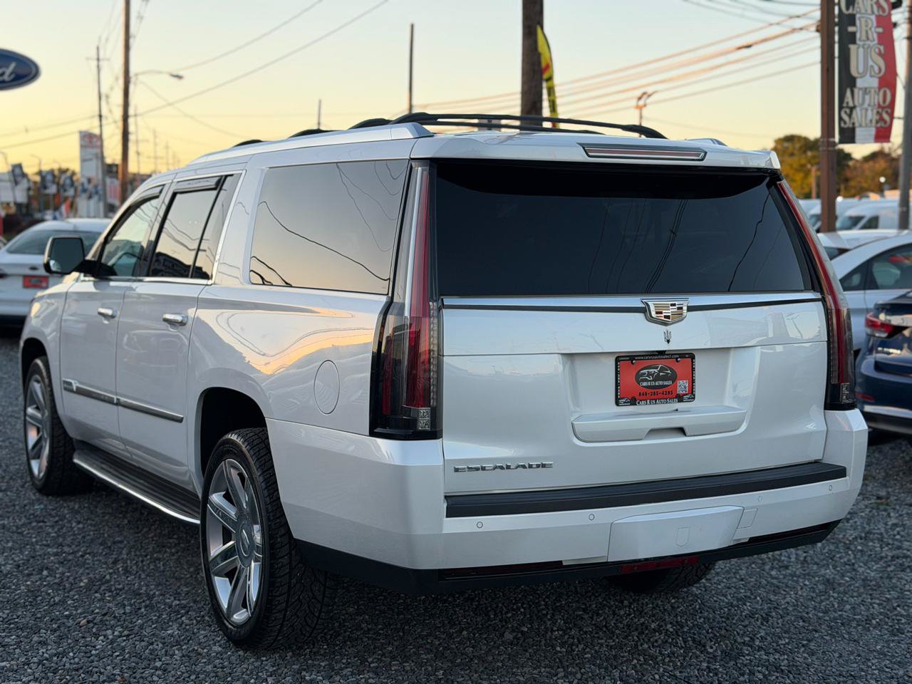 Used 2016 Cadillac Escalade ESV Luxury AWD/4WD image 6