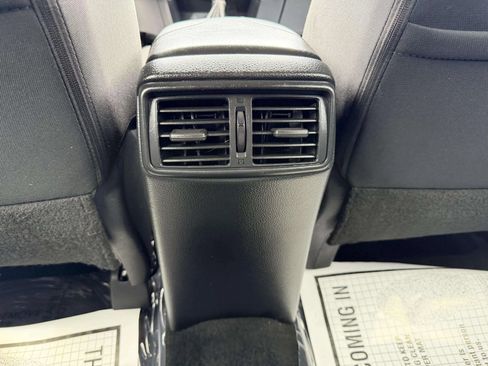 Used 2018 Nissan Rogue SV AWD/4WD image 26