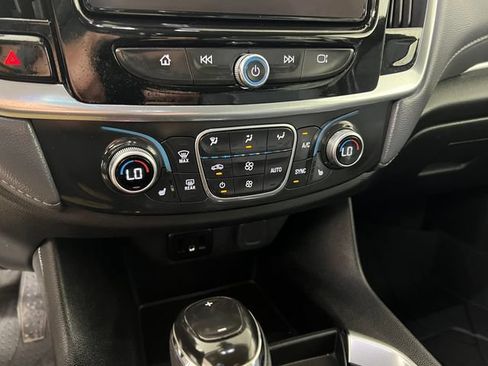 Used 2019 Chevrolet Traverse LT w/ LT Premium Package FWD image 20