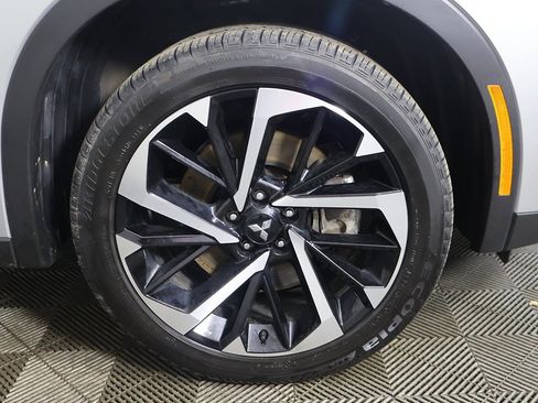 Used 2024 Mitsubishi Outlander SE image 23