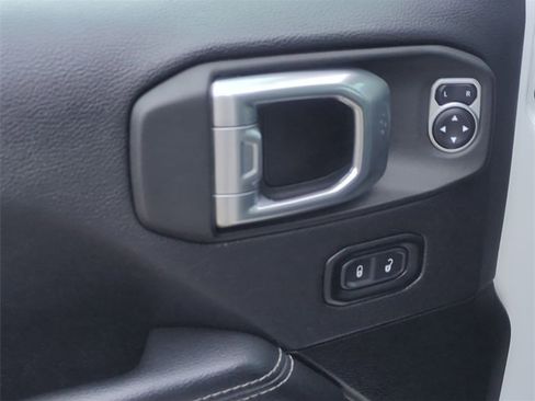 Certified 2023 Jeep Gladiator Overland image 13