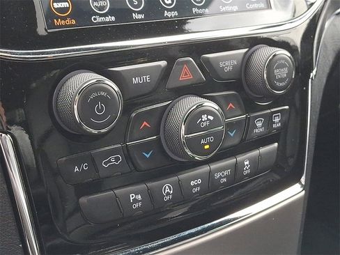 Used 2021 Jeep Grand Cherokee Limited w/ Premium Lighting Group image 17