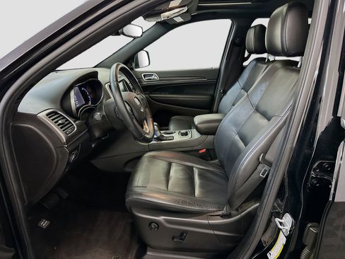 Used 2018 Jeep Grand Cherokee Limited image 13