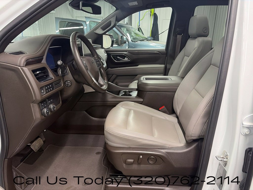 Used 2024 Chevrolet Tahoe Z71 w/ Luxury Package AWD/4WD image 14