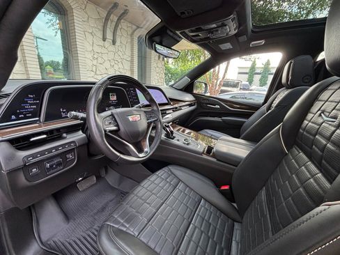 Used 2024 Cadillac Escalade Premium Luxury Platinum AWD/4WD image 21