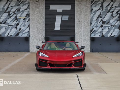 Used 2025 Chevrolet Corvette Z06 RWD image 4