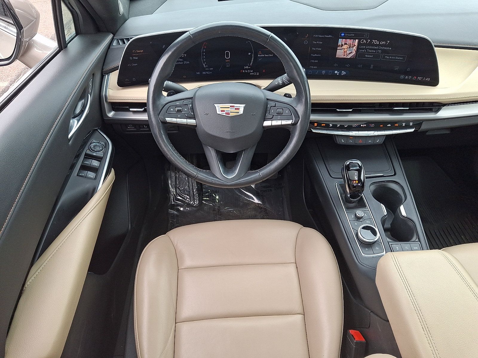 Certified 2024 Cadillac XT4 Luxury w/ Cold Weather Package AWD/4WD image 11