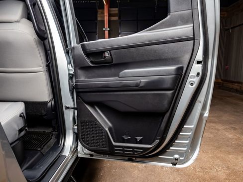 Used 2024 Toyota Tacoma SR5 w/ SR5 Upgrade Package image 37