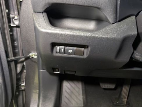 Used 2022 Toyota RAV4 XLE AWD/4WD image 41