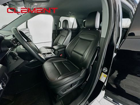 Certified 2022 Ford Explorer XLT w/ Equipment Group 202A image 29