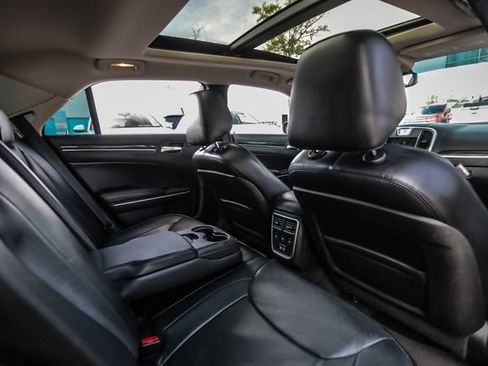 Used 2015 Chrysler 300 C RWD image 63