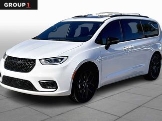 New 2026 Chrysler Pacifica Limited w/ S Appearance Package video 1