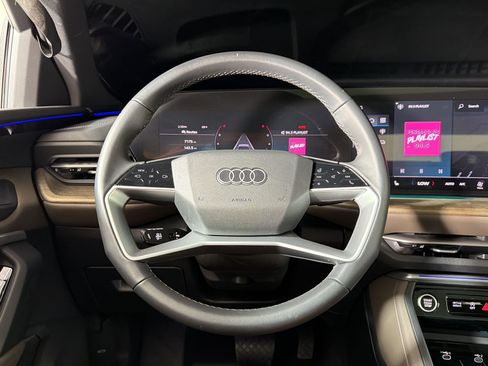 Certified 2025 Audi Q5 Premium w/ Convenience Package AWD/4WD image 16