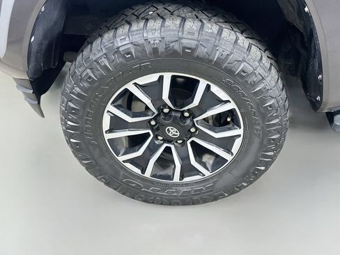 Used 2021 Toyota Tacoma TRD Sport RWD image 8