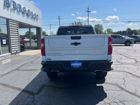 Used 2023 Chevrolet Silverado 1500 LT Trail Boss w/ LT Trail Boss Premium Package AWD/4WD image 6