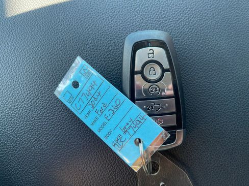 Used 2024 Ford F350 Lariat w/ Lariat Ultimate Package image 10