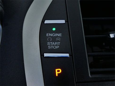 Used 2013 Lincoln MKZ Base image 21