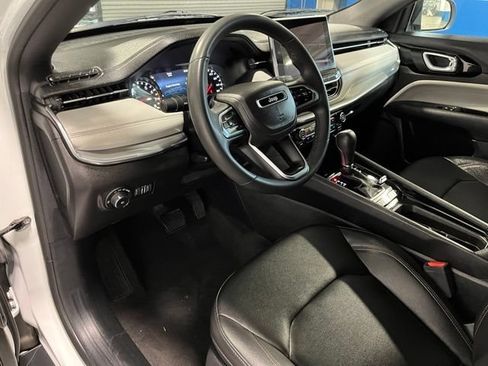 Used 2024 Jeep Compass Limited AWD/4WD image 19