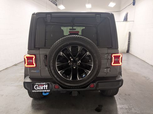 Used 2023 Jeep Wrangler Unlimited Sahara w/ Cold Weather Group AWD/4WD image 8