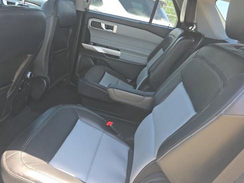 Used 2023 Ford Explorer XLT w/ Equipment Group 202A AWD/4WD image 7