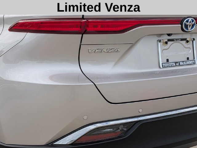Used 2023 Toyota Venza Limited AWD/4WD image 3