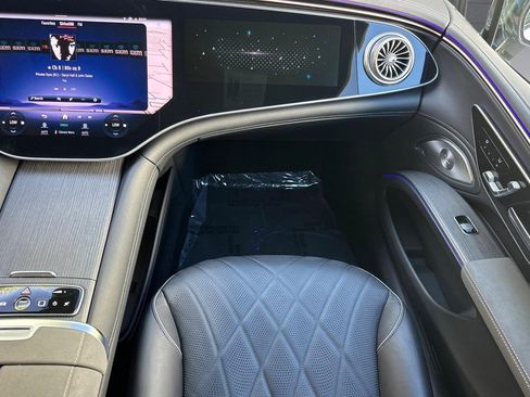 Certified 2023 Mercedes-Benz EQS 580 4MATIC Sedan image 30
