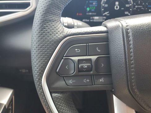 Used 2025 Toyota Tundra Platinum w/ TRD Off-Road Package AWD/4WD image 18