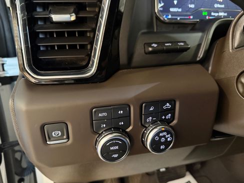 Used 2024 GMC Sierra 1500 Denali w/ Technology Package image 41