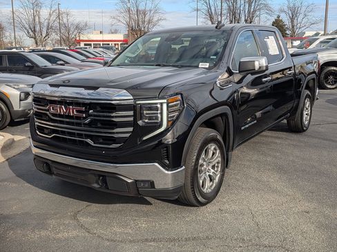 Used 2025 GMC Sierra 1500 SLT image 5