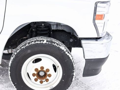 Used 2024 Ford E-450 and Econoline 450 Super Duty w/ Power Windows & Locks Group RWD image 12