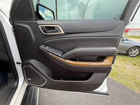 Used 2017 GMC Yukon Denali AWD/4WD image 16