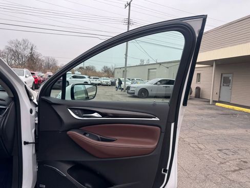 Used 2021 Buick Enclave Avenir w/ Avenir Technology Package image 21