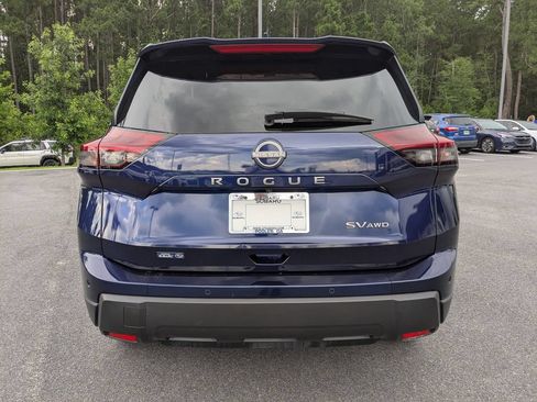 Used 2024 Nissan Rogue SV AWD/4WD image 5