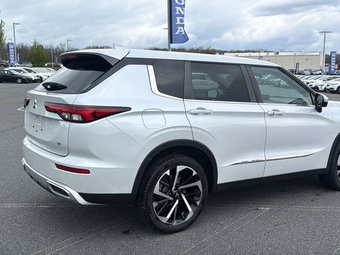Used 2022 Mitsubishi Outlander SE AWD/4WD image 5