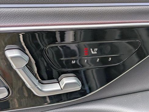 Used 2025 Mercedes-Benz E 350 4MATIC Sedan image 15